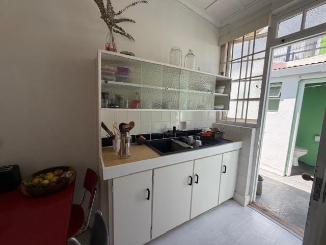To Let 1 Bedroom Property for Rent in Sea Point Western Cape